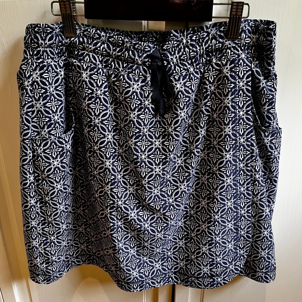 Talbots Navy and White Patterned Skirt